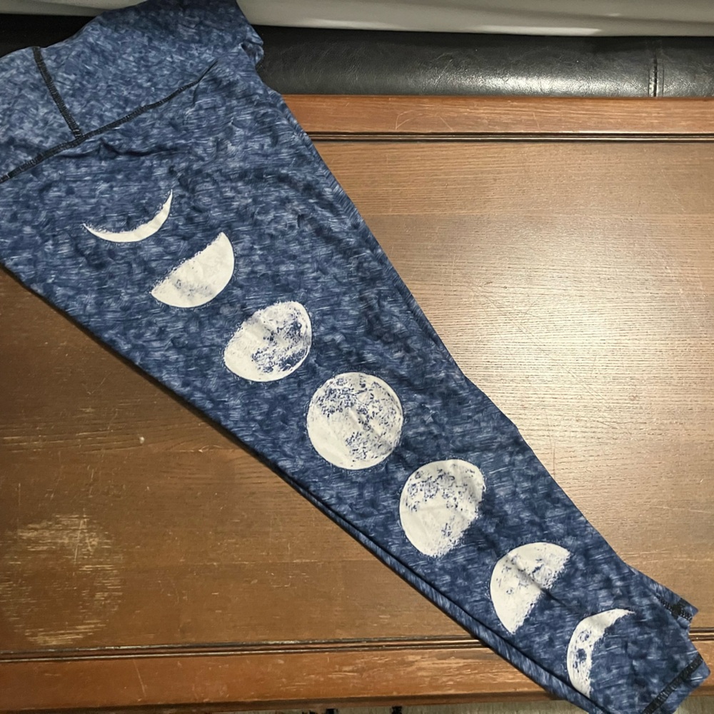 Yoga Democracy Moon Phase leggings size M